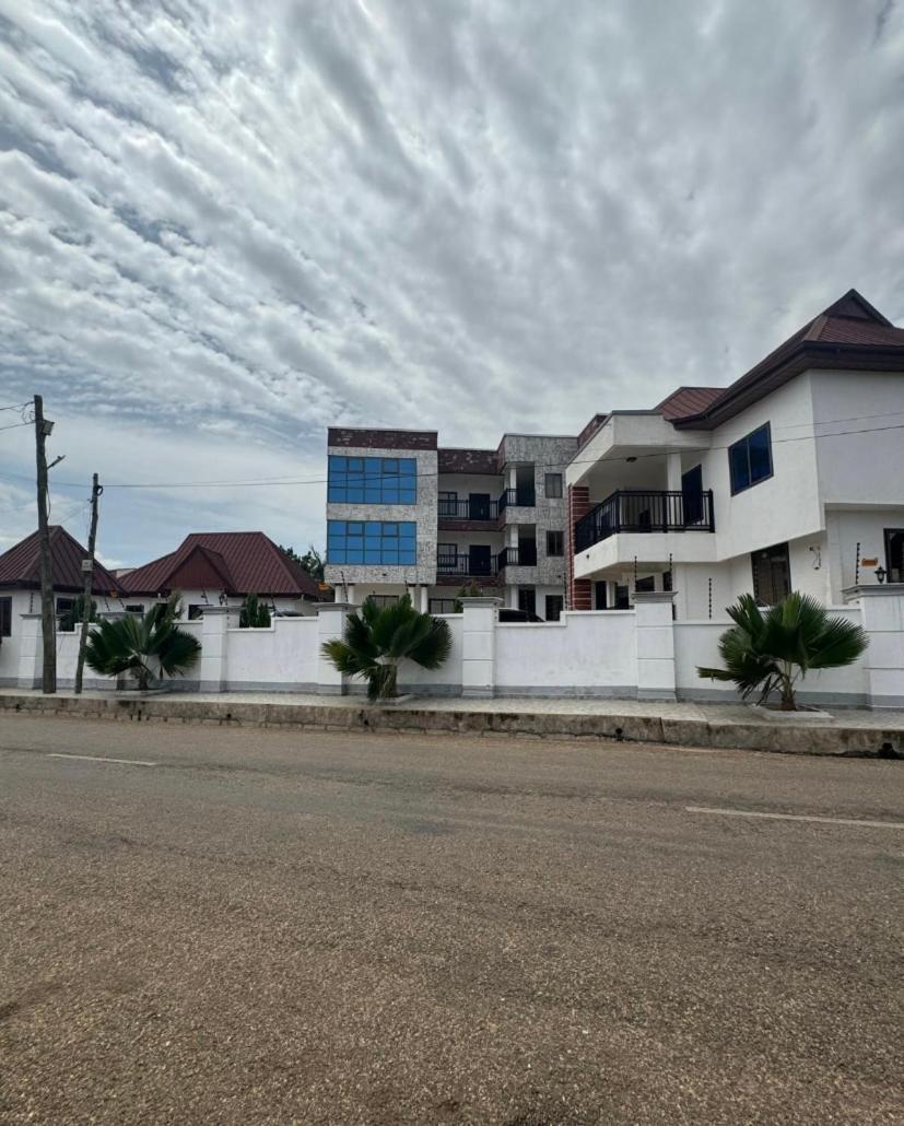 Baffour Apartments Adiebeba エクステリア 写真